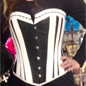 Leather corset/bustier